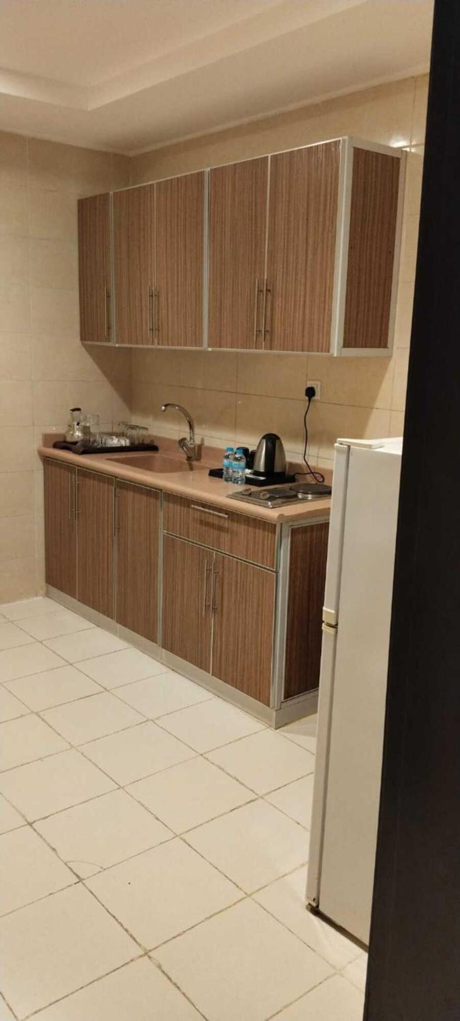 همم للوحدات السكنية - الرحيلي Jeddah Al Kura Luaran gambar